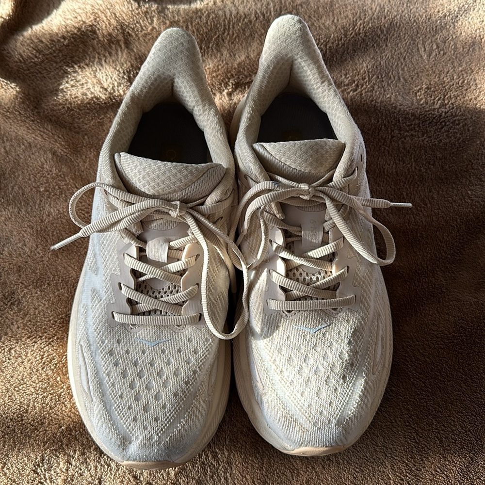 Hoka Clifton 9 shifting sand 7.5M (9w)